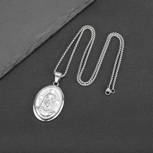 Collar con Colgante Ovalado de Acero Inoxidable para Hombre, Chapado en Oro y Plata, Diseño Religioso de Jesucristo, Joyería de Regalo YS013 - Product Image 4