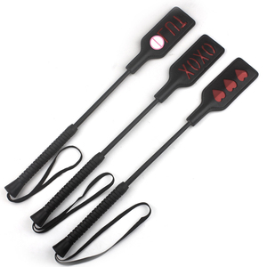 แส้ยาวทำจากหนังเทียม สำหรับการขี่ม้า ใช้ในกิจกรรม BDSM สำหรับการพันธนาการ ตี หรือใช้เป็นอุปกรณ์สำหรับคู่รัก - Product Image 2