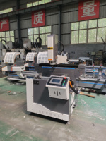 Machine de perçage et de fraisage CNC automatique de petit modèle pour profilés en aluminium et UPVC, commande PLC, entraînement par moteur