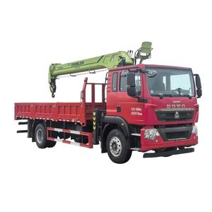 Grúa de Camión Sinotruk de 8 Toneladas, 4x2, 240 HP, Brazo de 5 Secciones, Caja de Carga de 5 Metros, Grúa Especial para Construcción de Carreteras y Puentes - Product Image 1