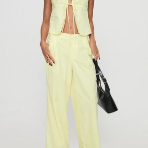 Conjunto de 2 Piezas de Lino y Algodón para Mujer, Top Casual de Verano y Pantalones Cortos sin Mangas con Estampado Sólido, OEM, Uso Diario - Product Image 4