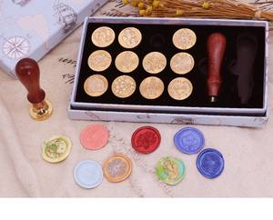 Lot de tampons de scellage de <span class=keywords><strong>cire</strong></span> d'alphabet rétro en laiton, avec boîte de carte 26 lettres a-z, 2 pièces, poignées en bois - Product Image 5