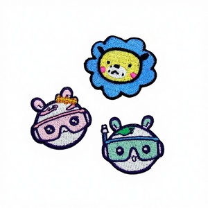 Adhesivo de tela bordado con animales lindos, ecológico, sin costuras, termoadhesivo, con diseño de flor de dibujos animados. - Product Image 2