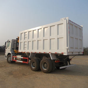 Camion benne pliable Sinotruk 6x4 pour chantier et exploitation minière avec grue - Product Image 3