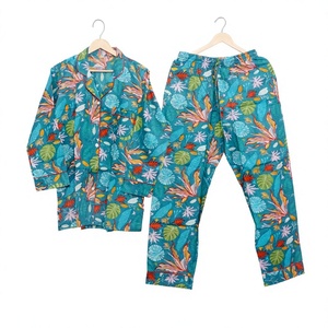 Ensemble de pyjama pour femmes de luxe de haute qualité 100% coton, élégant, vêtements de nuit doux, chemise et pantalon, vêtements de détente, ensemble cadeau pour demoiselle d'honneur - Product Image 1