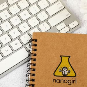 Cuaderno Espiral Kraft con Logotipo Personalizado al por Mayor, con Notas Adhesivas, Regalo Promocional de Alta Calidad, Mini Bloc de Notas Reciclado con Bolígrafo - Product Image 3