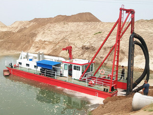 เครื่องขุดทรายสำหรับงานขุดลอกช่องทางเรือในอ่าวท่าเรือขนาด 3500 ลูกบาศก์เมตร สำหรับการปรับปรุงพื้นที่เพื่อการใช้งาน - Product Image 4