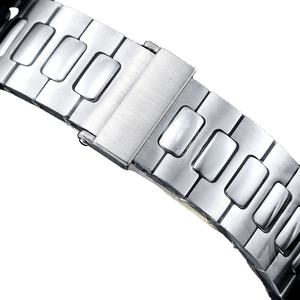 Nouvelle montre-bracelet pour homme de haute qualité, style hip-hop, boîtier en forme d'oreiller, bracelet en acier inoxydable, lunette sertie de pierres vertes, cadran entièrement serti de diamants, affichage de la date - Product Image 4