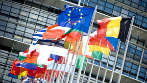 PDyear de <span class=keywords><strong>publicidad</strong></span> personalizado promocional de impresión de poliéster de coches a mano decoración de pennant bandera banners está - Product Image 3