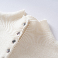 Pulls pour femmes de haute qualité fabriqués en usine avec des embellissements de boutons personnalisables, style décontracté tricoté, adaptés à porter en hiver