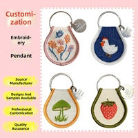 Porte-clés personnalisé avec logo brodé pour femmes, étiquette de clé en tissu double face personnalisée, badge en sergé, porte-clés, cadeau pour la fête des mères
