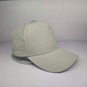 Casquettes 5 panneaux en gros avec logo personnalisé, casquette de golf perforée imperméable, casquette de baseball imperméable avec logo PVC personnalisé - Product Image 3