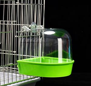 Baño para pájaros pequeños, transparente, para especies como el loro caracol, el loro de alas naranjas, el pavo real y el loro tigre. - Product Image 2
