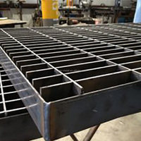Grille en acier inoxydable galvanisé à pression Q235B, grille à barres entrecroisées, antidérapante, robuste, pour usage extérieur en parc