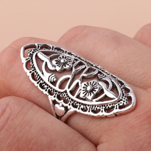 Elegante Anello Floreale Britannico con Motivo Traforato, Gioiello Minimalista in Lega per Donna, Uso Quotidiano, Regalo Chic - Product Image 2