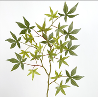 Feuilles d'érable artificielles en soie de feuilles rouges de haute qualité pour la décoration intérieure