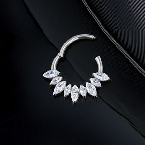 Boucle d'oreille pendante papillon en titane TOPOSH avec zircon pavé, design labret poli à la main, bijoux de corps pour <span class=keywords><strong>piercing</strong></span> plat d'oreille ou d'<span class=keywords><strong>helix</strong></span> - Product Image 4