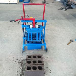 Máquina móvil compacta de empuje directo para fabricar bloques huecos, línea de producción de ladrillos con componentes de motor de núcleo y presión hidráulica - Product Image 6