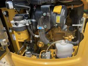 Excavadora Usada Original Cat301.7, Mini Excavadora de 1.7 Toneladas en Excelentes Condiciones, Motor, Caja de Cambios, Bomba, PLC para Agricultura - Product Image 4