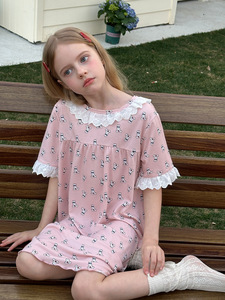 Pigiama Estivo <span class=keywords><strong>da</strong></span> Ragazza con Stampa Cartoon, 100% <span class=keywords><strong>Cotone</strong></span> Satinato, Pantaloncini Casual, Logo Frontale in Pizzo, Vita Elastica - Product Image 6