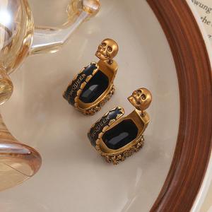 Popular Sale Retro Jewelry <b>Earrings</b> Luxury Fashion Creative Trendy <b>Black</b> Skull Stud <b>Earrings</b> <b>for</b> <b>Women</b> - Product Image 6