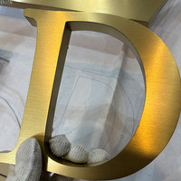 Lettres lumineuses LED rétroéclairées en or brossé blanc chaud pour enseignes extérieures pour la décoration des entreprises et des hôpitaux