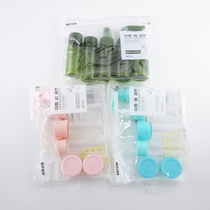 Juego de botellas de viaje Yan Ying, 7 piezas, de plástico, portátiles, para rellenar cosméticos, para maquillaje y uso diario. - Product Image 1