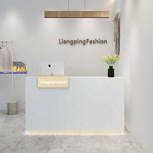 Mostrador de <span class=keywords><strong>Caja</strong></span> <span class=keywords><strong>Registradora</strong></span> para <span class=keywords><strong>Tienda</strong></span> de <span class=keywords><strong>Ropa</strong></span> con Logo Personalizado, Moderno Mostrador de Recepción y Cobro con Luz - Product Image 3