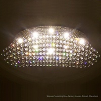 Plafonnier LED moderne et minimaliste en cristal pour l'intérieur, idéal pour salon, salle à manger et chambre à coucher