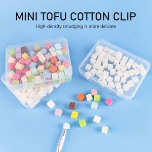 Kit d'outils professionnels pour nail art : mini blocs carrés en éponge (type tofu) portables avec pinces pour l'application de blush et le estompage de poudre - Product Image 2