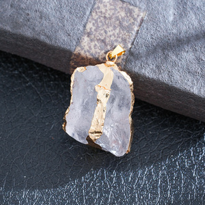 थोक प्राकृतिक कच्चे क्रिस्टल पेंडर सोने की प्लेटेड एज उपचार पत्थर के लिए चार्म्स अमेथिस्ट गुलाब क्वार्ट्ज - Product Image 3