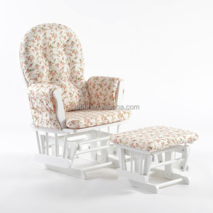 Fauteuil à bascule en bois de style Mid-Century Modern pour allaitement et relaxation dans la chambre de bébé - Product Image 1