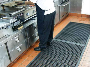 Tapete de Cocina Industrial de Goma, Rectangular, Antideslizante, Superficie Texturizada, Uso en Interiores, Resistente al Agua - Product Image 1