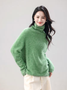 Semplici colori solidi sono adatti per la stratificazione sotto i maglioni di Cashmere a collo alto bianchi da donna - Product Image 6