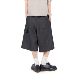 Shorts plissés pour hommes en coton 100% style streetwear hip-hop, multi-poches, logo personnalisé, classiques, rayés noirs, vente en gros - Product Image 4