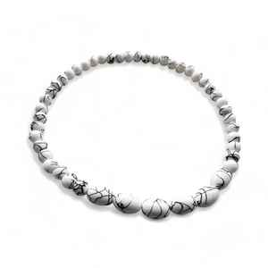 Collier en résine artisanal avec pendentif artistique élégant, bijoux légers et élégants conçus pour un usage quotidien et des occasions spéciales - Product Image 1