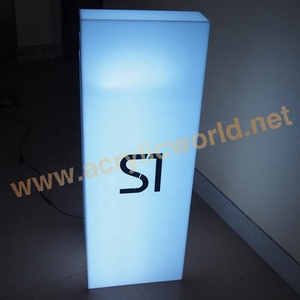 Expositor de Botellas de Vino Acrílico Cuadrado Personalizado, Pedestal de Exhibición de Botellas de Licor para Piso - Product Image 3