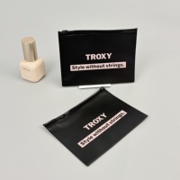 Sacs à fermeture éclair en PVC noir personnalisés avec logo imprimé en gros, pochettes d'emballage réutilisables pour bijoux et accessoires, pochettes étanches à fermeture éclair