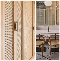 Panneau décoratif en bambou naturel tissé, laminé PETG, placage de bambou perforé, panneau en résine pour la rénovation intérieure des hôtels, des halls et des villas