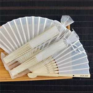 Usine grand bricolage personnalisé imprimé pliant ventilateur pliable bois <span class=keywords><strong>tissu</strong></span> main ventilateur <span class=keywords><strong>en</strong></span> gros bambou Clack ventilateurs pour Sublimation - Product Image 1