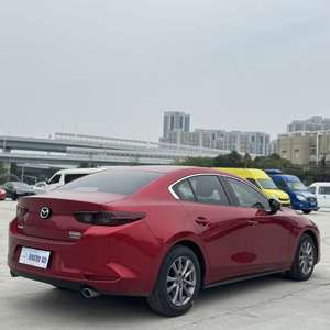 <span class=keywords><strong>2020</strong></span> <span class=keywords><strong>Mazda</strong></span> <span class=keywords><strong>3</strong></span> Axela 1.5L - 6AT Auto Premium usado | Motor Skyactiv | Cámara de marcha atrás + sedán de arranque sin llave - Product Image 3