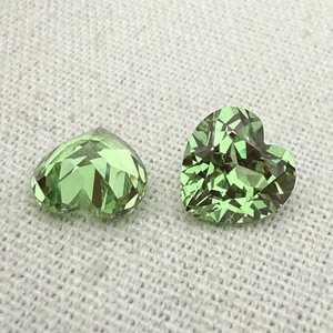 HQ GEMS 우저우 합성 카보라이트 YAG 형광 그린 젬스톤 쿠션 오벌 믹스 쉐입 루스 스톤 - Product Image 3
