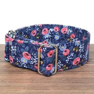 Niña perro rosas, martingala floral o collar de hebilla; collar de galgo femenino whippet/fleurs-azul - Product Image 1