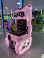 QSL Machine d'arcade à monnayeur pour enfants, jeu de tir sur avion, avec cabinet au design chat mignon et système de rédemption de tickets, pour zone de jeux