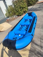 Un kayak multi-personnes adapté aux sports nautiques et aux compétitions. En stock pour livraison immédiate