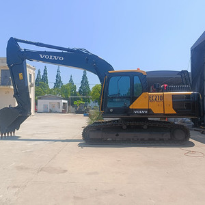 Excavatrice Volvo EC210 de 21 tonnes avec godet de 1,05 m³ de capacité, modèle d'excavatrice lourde sur chenilles Volvo EC210 d'occasion - Product Image 2