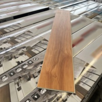 Suelo SPC con Aspecto de Madera y Sistema de Click, Tablas IXPE de 4-8mm, Baldosas Vinílicas con Aspecto de Madera para Uso Residencial y Comercial