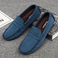 Chaussures pour hommes cousues à la main en cuir velours, antidérapantes, à semelle souple, faciles à enfiler et à retirer, pour affaires, loisirs et trajets quotidiens, type mocassins.