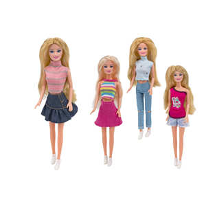 Poupée de mode assortie - Product Image 1