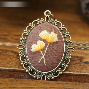 Handmade Embroidery DIY Material Pack-Necklace - Women's Fabric Flowers - Rudimentary Embroidery - Ancient Style Sweater Chain